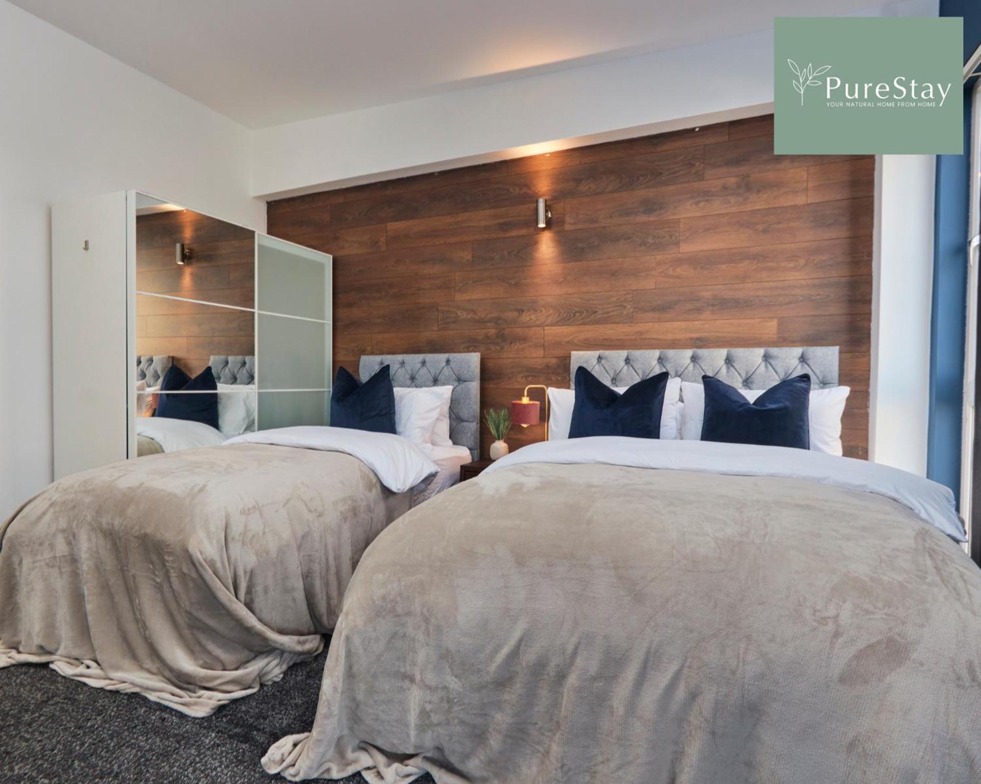 Superb House Manchester Near Etihad With Free Parking Sleeps 8 Eksteriør bilde