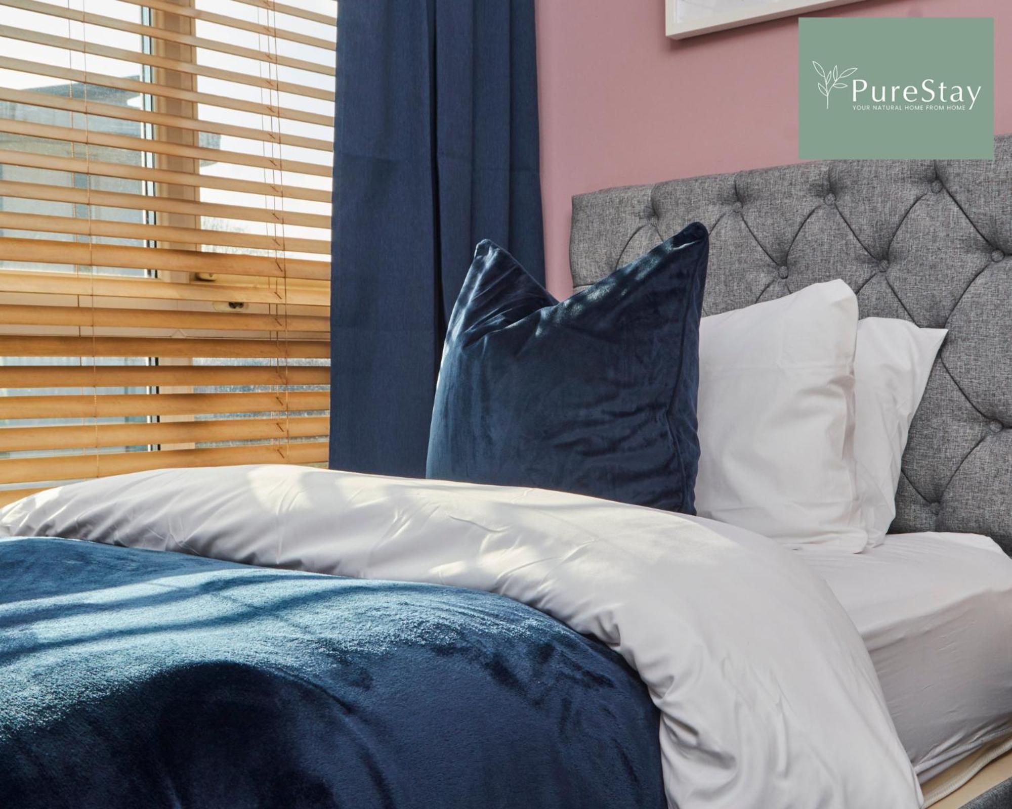 Superb House Manchester Near Etihad With Free Parking Sleeps 8 Eksteriør bilde