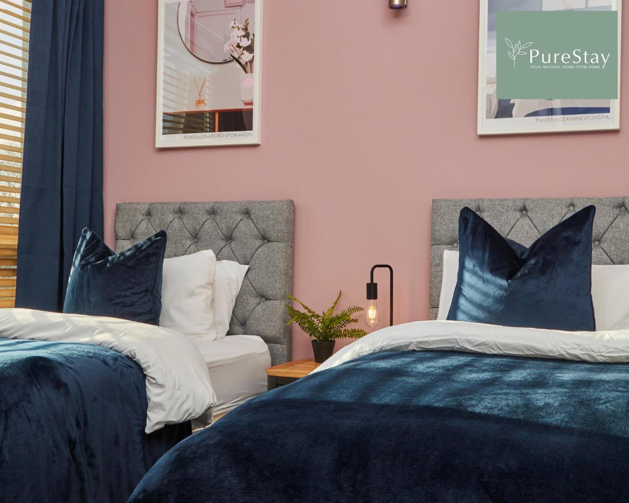 Superb House Manchester Near Etihad With Free Parking Sleeps 8 Eksteriør bilde