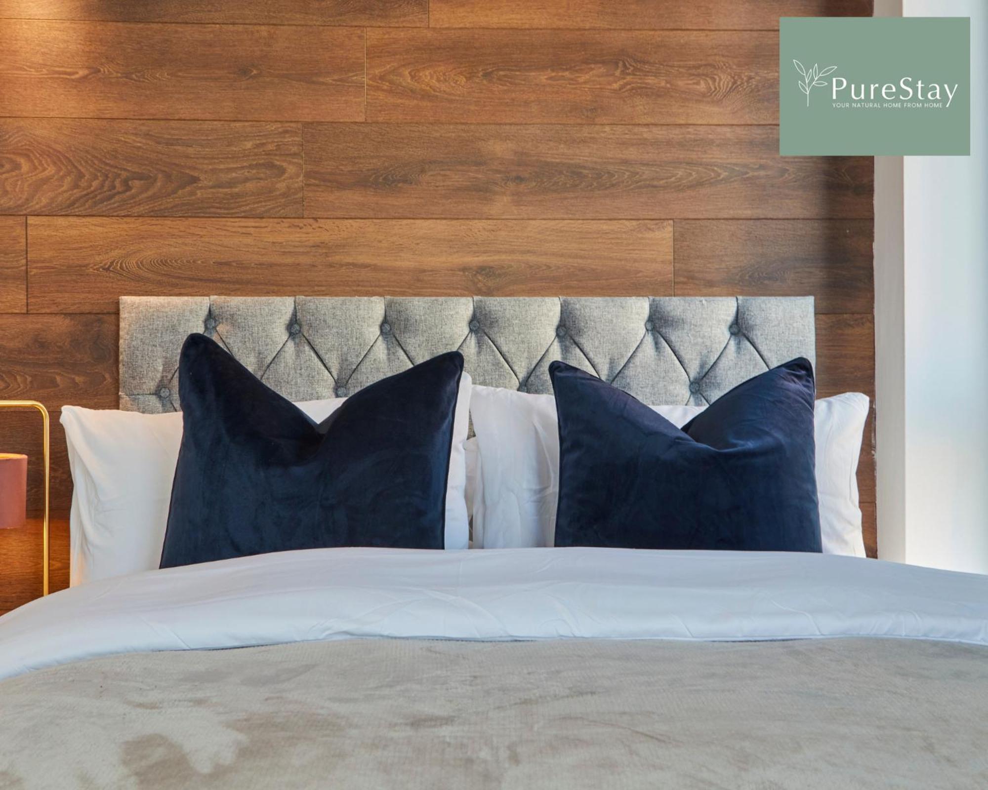 Superb House Manchester Near Etihad With Free Parking Sleeps 8 Eksteriør bilde