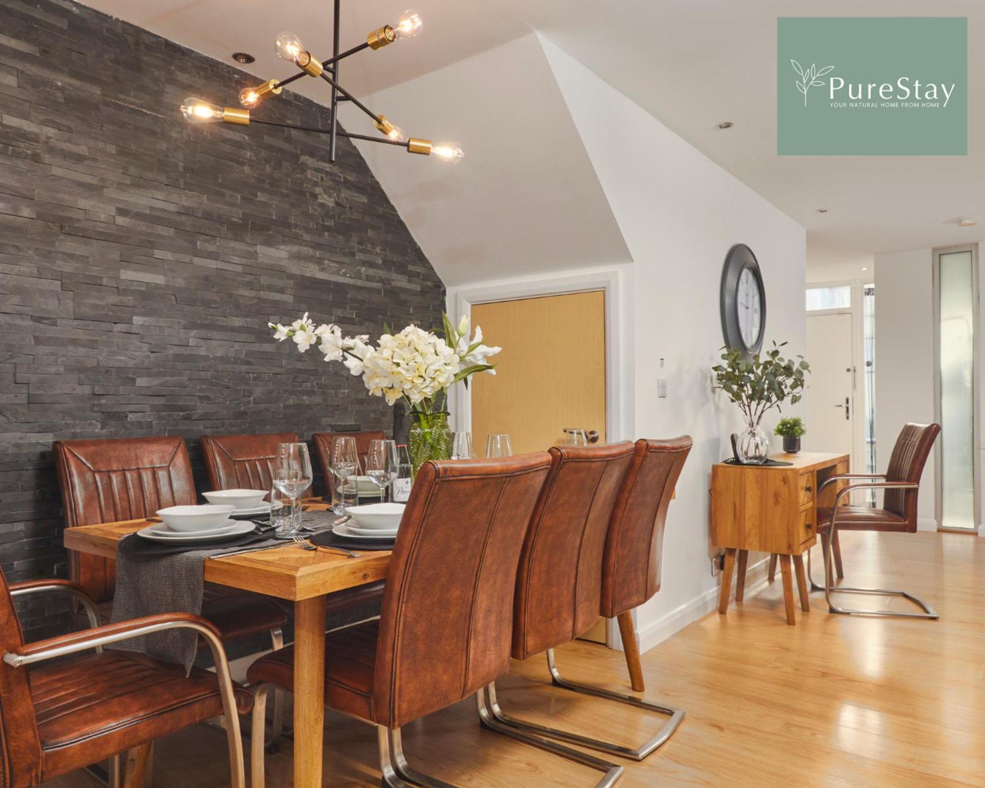 Superb House Manchester Near Etihad With Free Parking Sleeps 8 Eksteriør bilde