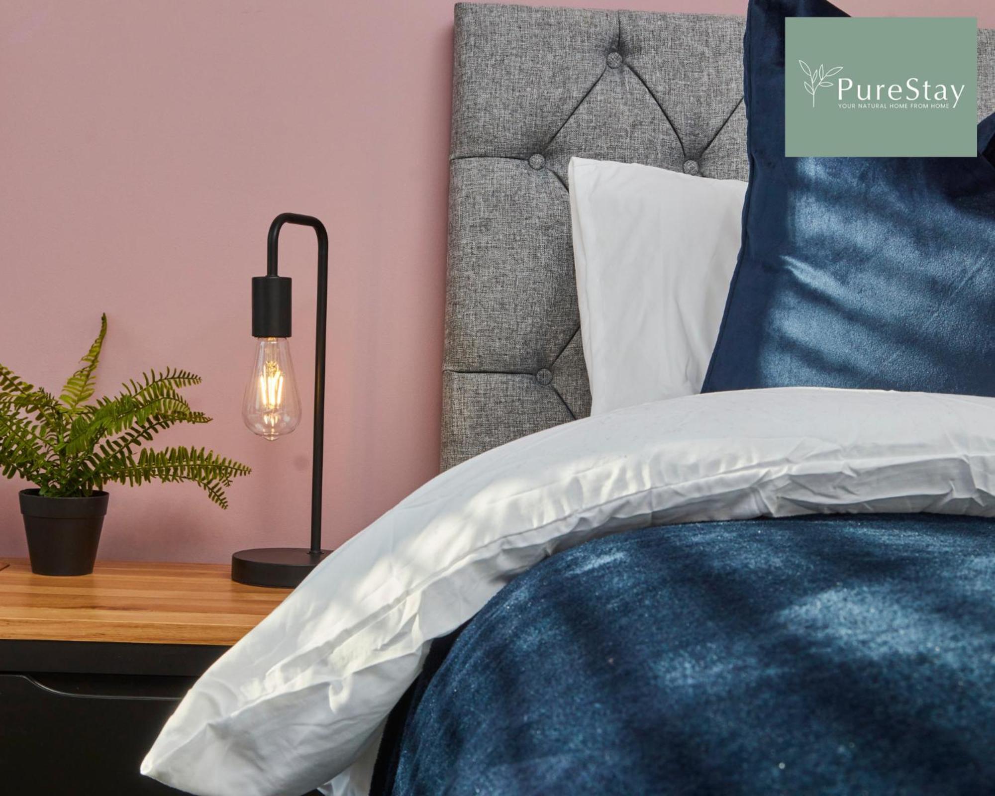 Superb House Manchester Near Etihad With Free Parking Sleeps 8 Eksteriør bilde