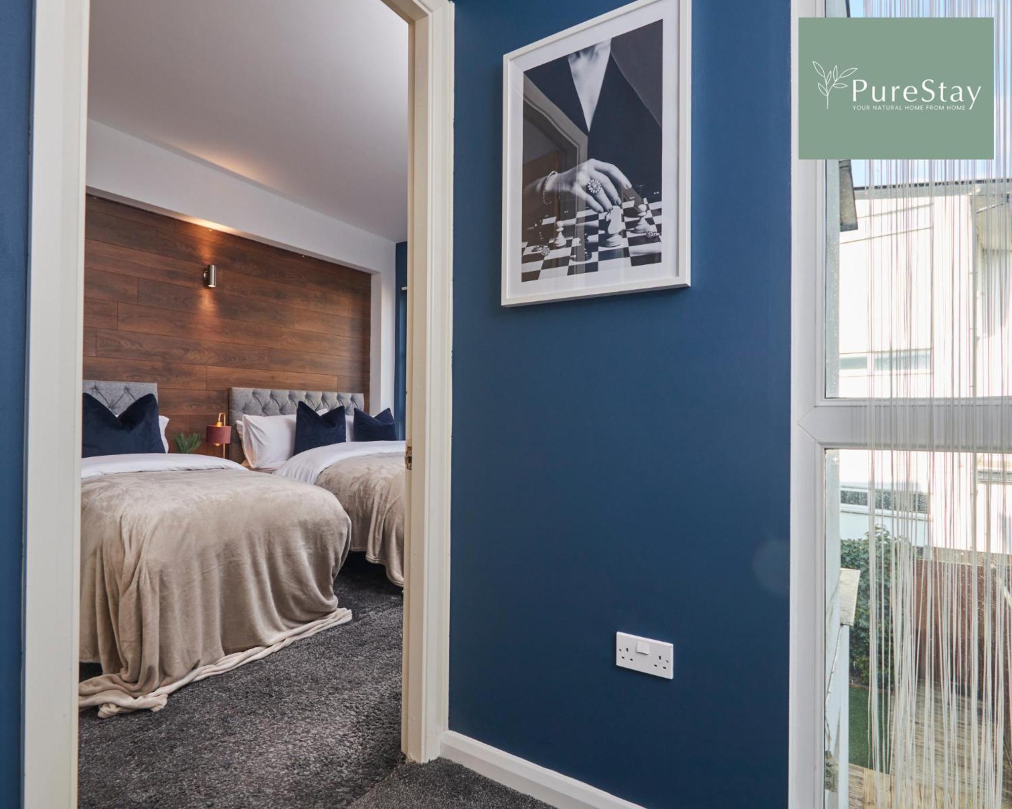 Superb House Manchester Near Etihad With Free Parking Sleeps 8 Eksteriør bilde