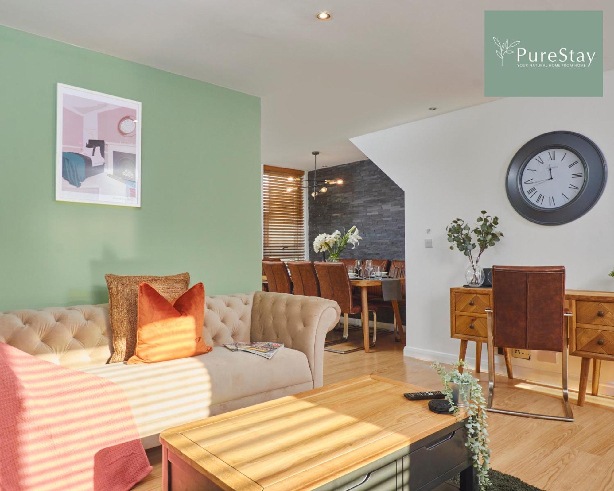 Superb House Manchester Near Etihad With Free Parking Sleeps 8 Eksteriør bilde