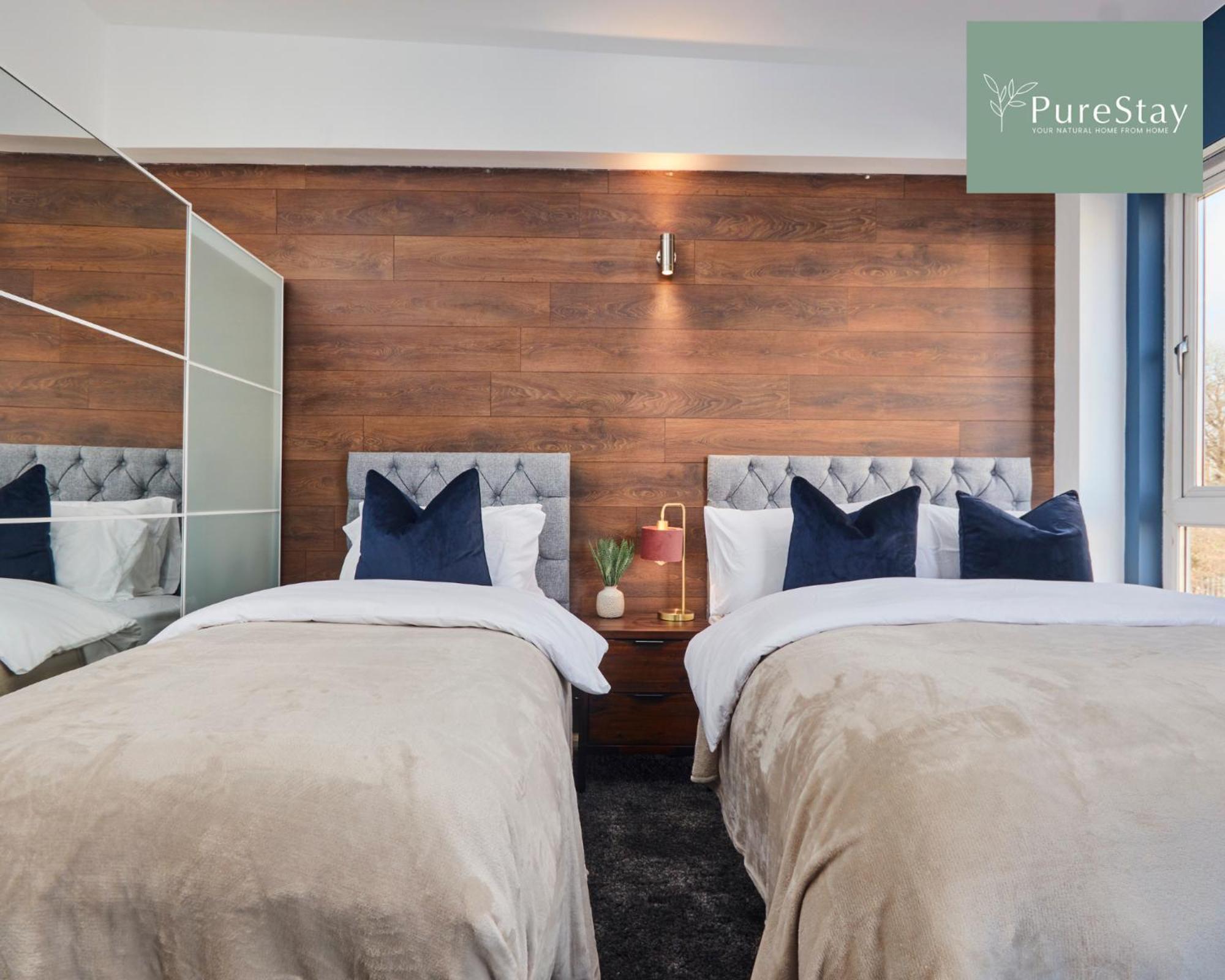 Superb House Manchester Near Etihad With Free Parking Sleeps 8 Eksteriør bilde