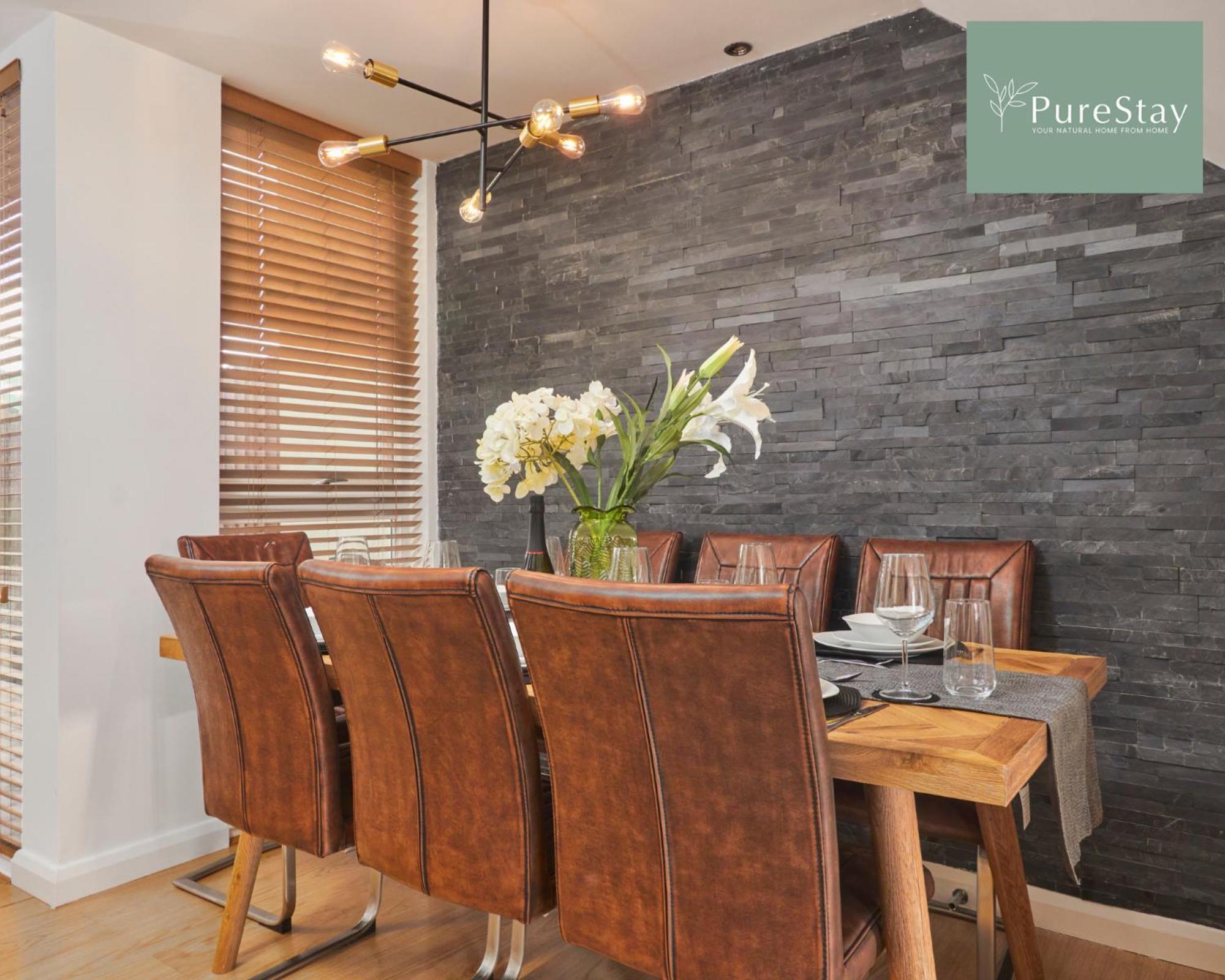 Superb House Manchester Near Etihad With Free Parking Sleeps 8 Eksteriør bilde