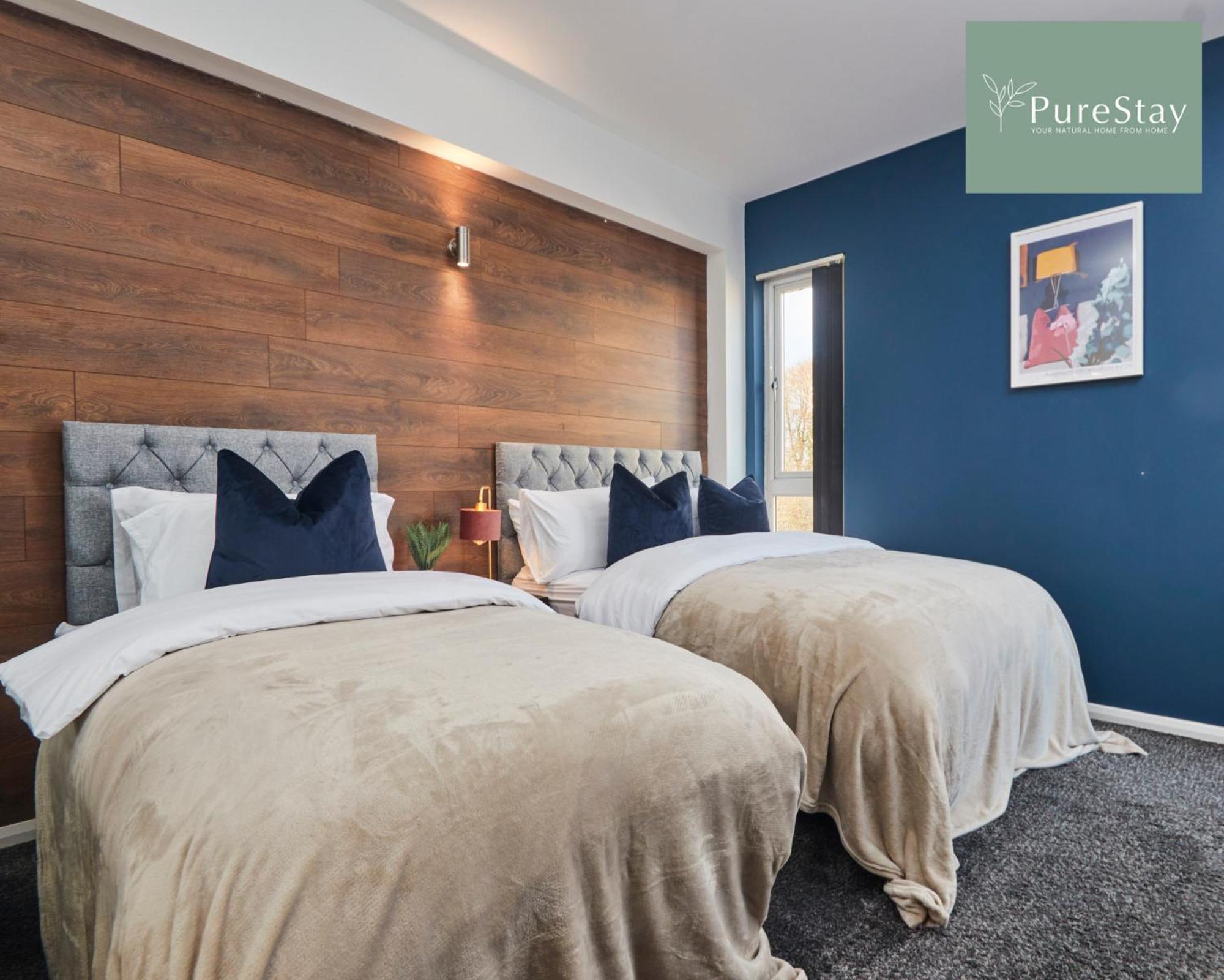 Superb House Manchester Near Etihad With Free Parking Sleeps 8 Eksteriør bilde
