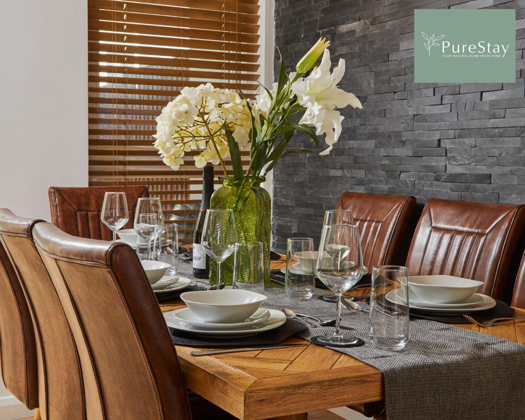 Superb House Manchester Near Etihad With Free Parking Sleeps 8 Eksteriør bilde