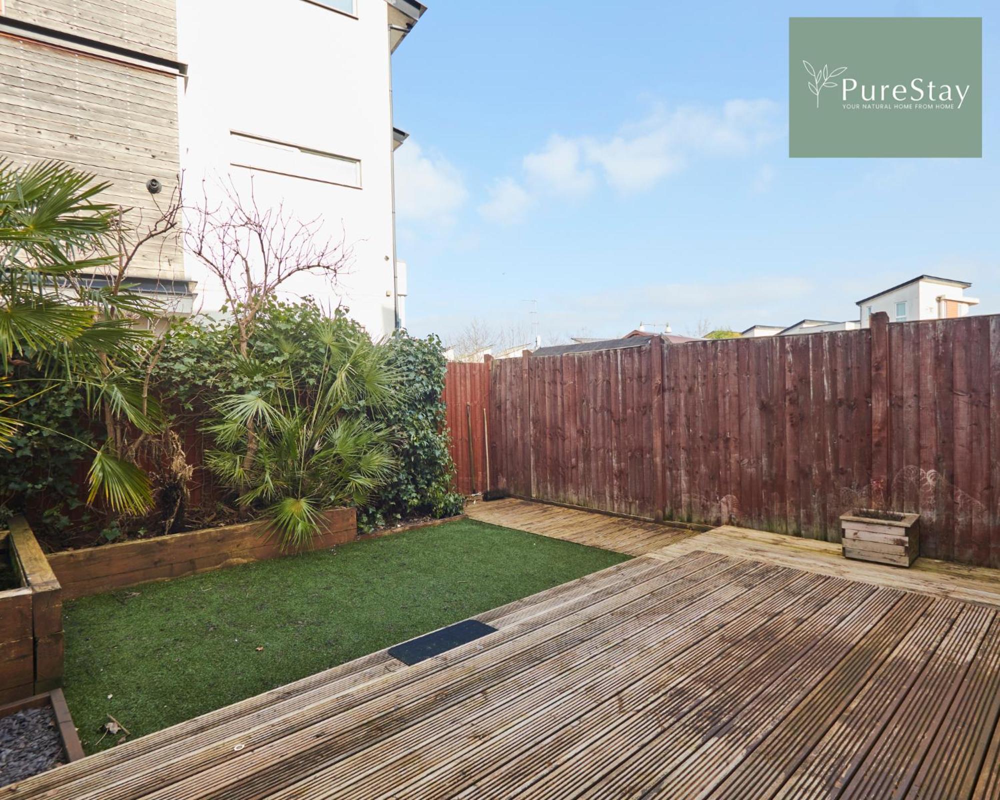 Superb House Manchester Near Etihad With Free Parking Sleeps 8 Eksteriør bilde